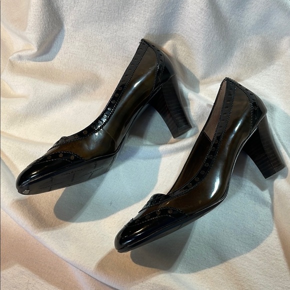 Ruby and Bloom Black and Brown Patent Leather Heels rounded toe like new - Picture 6 of 14